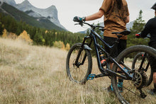 Charger l'image dans la galerie, Ottalaus Rattle Free Cyclist Singletrack Bear Spray Bike Holster Ottalaus Inc.