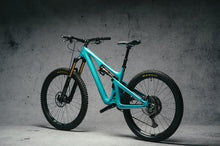 Charger l'image dans la galerie, DYED BRO Frame Protection Clear Glitter Dyed Bro